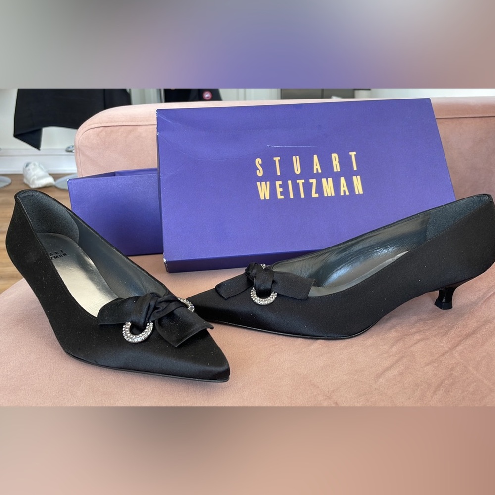 Designer Stuart Weitzman Kitten Lazo Satin Heels 6